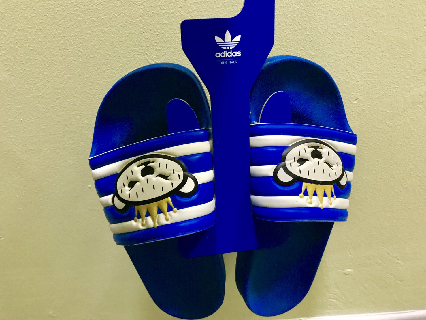 รองเท้าแตะหมี adidas nigo แท้จากอเมริกา